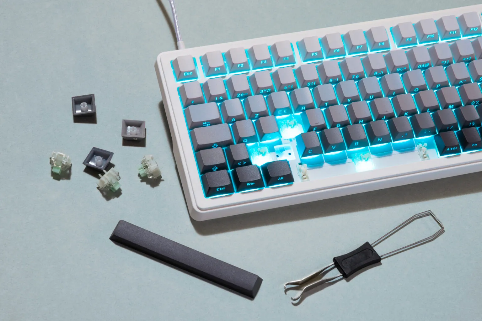 CLAVIER-KEYZELITE3HEGRW-FR_003-1536x1024-converti-depuis-jpg
