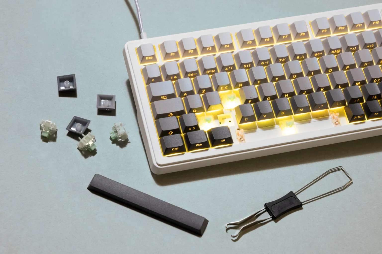 CLAVIER-KEYZELITE3HEGRW-FR_004-1536x1024-converti-depuis-jpg